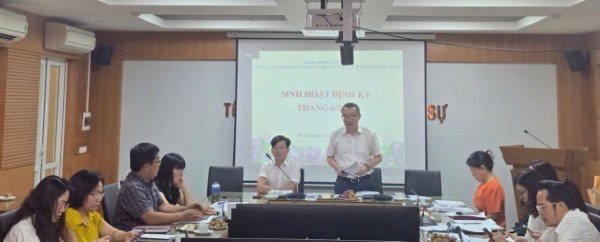 ​Chi bộ Cục Kiểm tra VB và QL xử lý vi phạm hành chính tổ chức sinh hoạt định kỳ tháng 6/2025